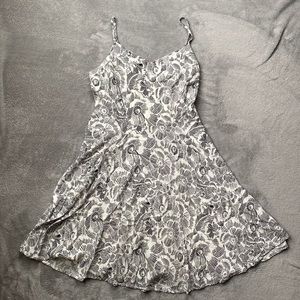Old Navy Fit and Flare Dress Black and White Floral - M - GENTLY USED